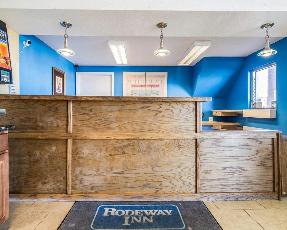 Rodeway Inn Пуебло Екстериор снимка